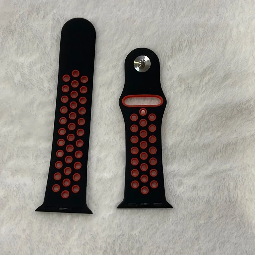 NWOT Apple Watch sports band (38/40)